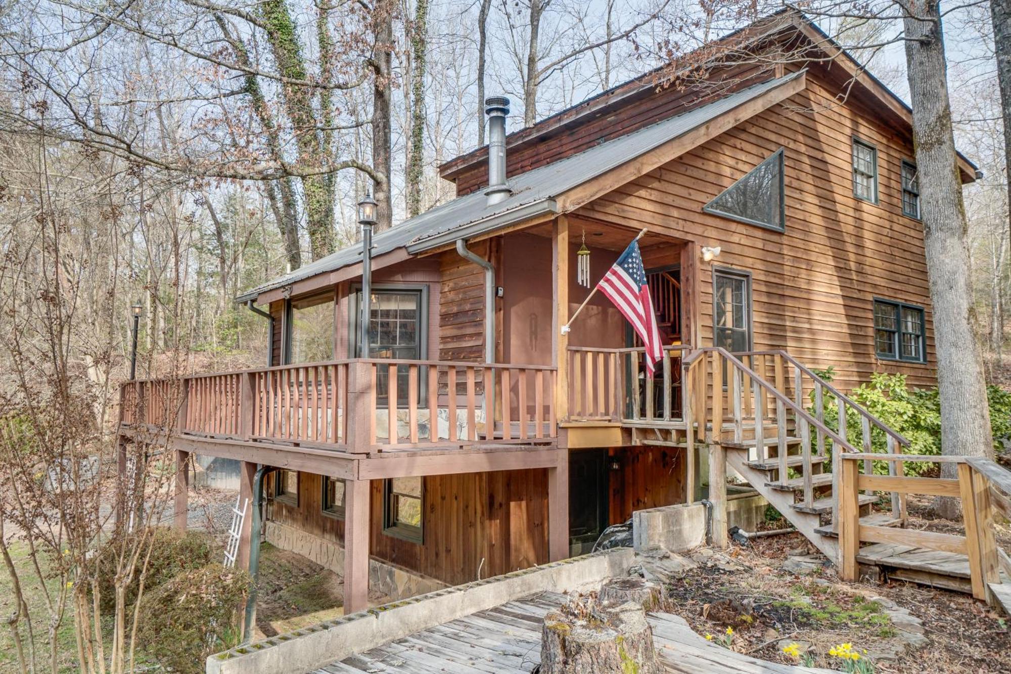 Charming Cabin With Fire Pit And Decks About 7 Mi To Helen Sautee Nacoochee Екстериор снимка