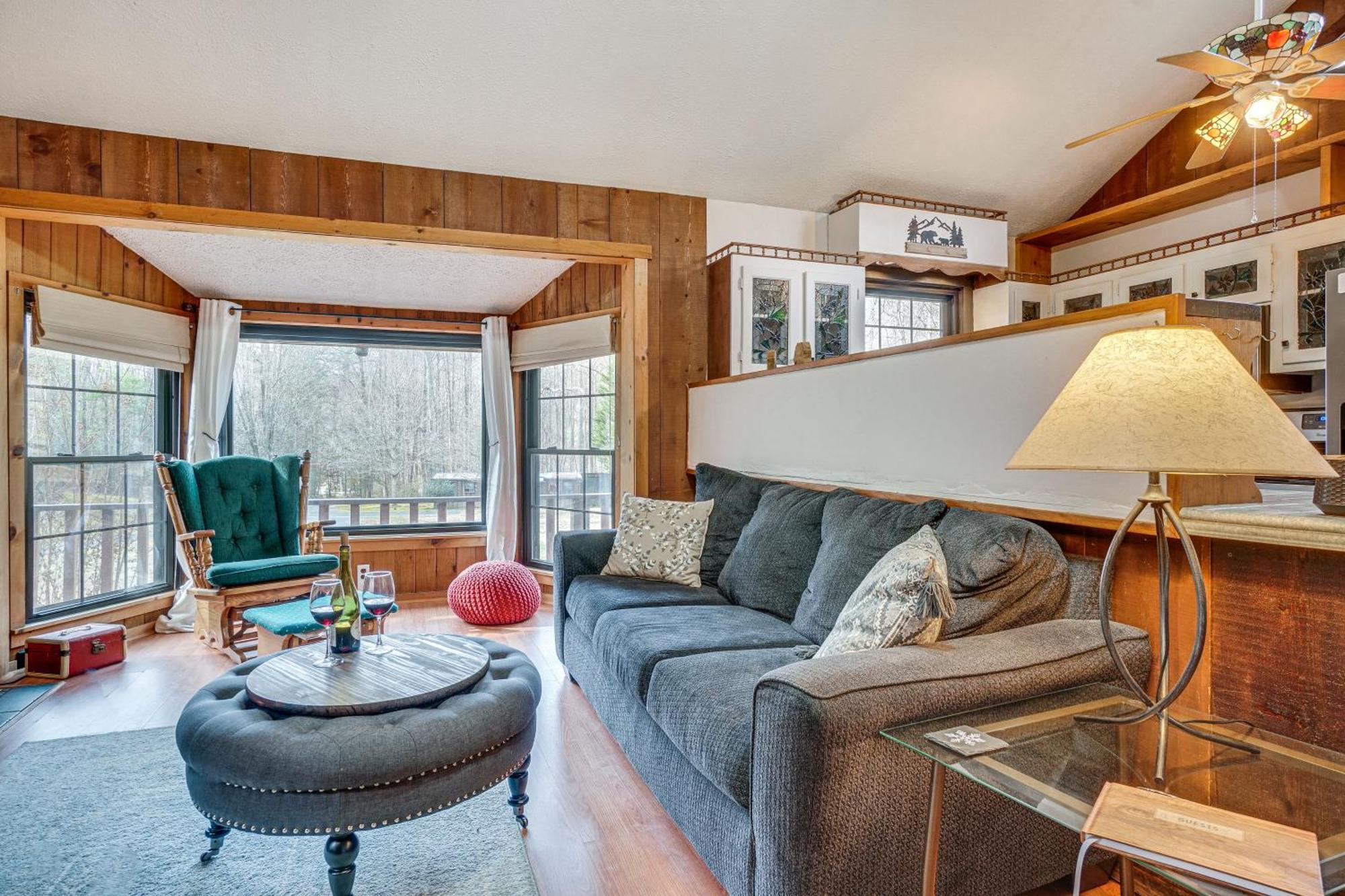 Charming Cabin With Fire Pit And Decks About 7 Mi To Helen Sautee Nacoochee Екстериор снимка