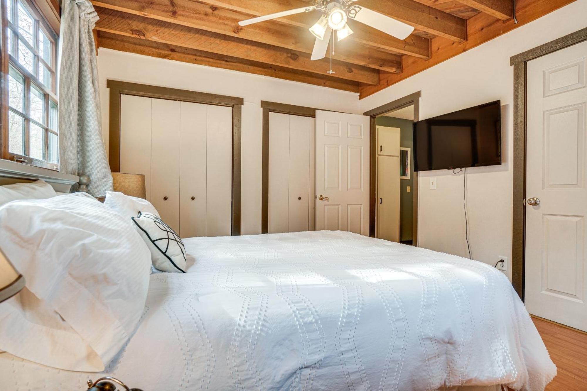 Charming Cabin With Fire Pit And Decks About 7 Mi To Helen Sautee Nacoochee Екстериор снимка