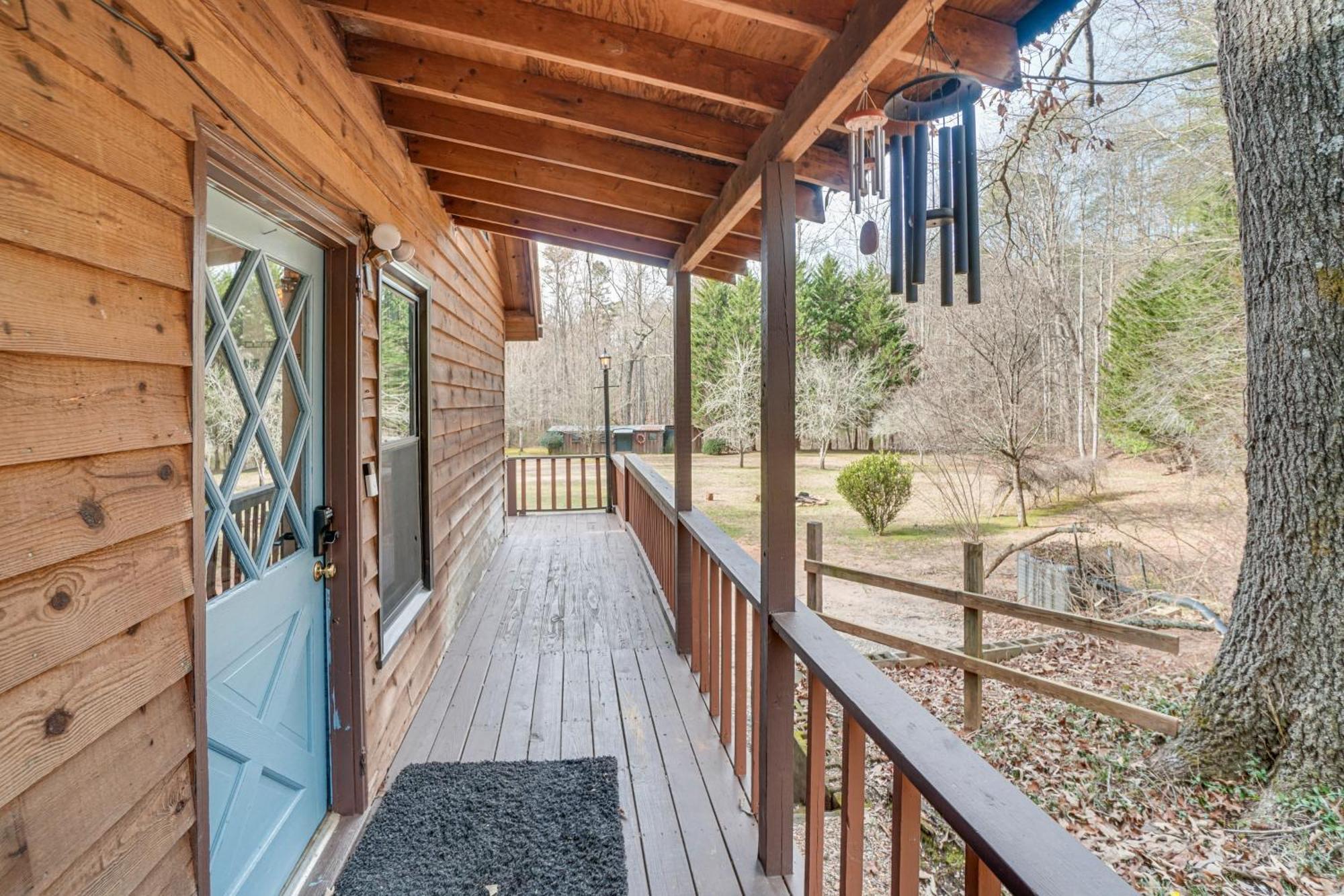 Charming Cabin With Fire Pit And Decks About 7 Mi To Helen Sautee Nacoochee Екстериор снимка
