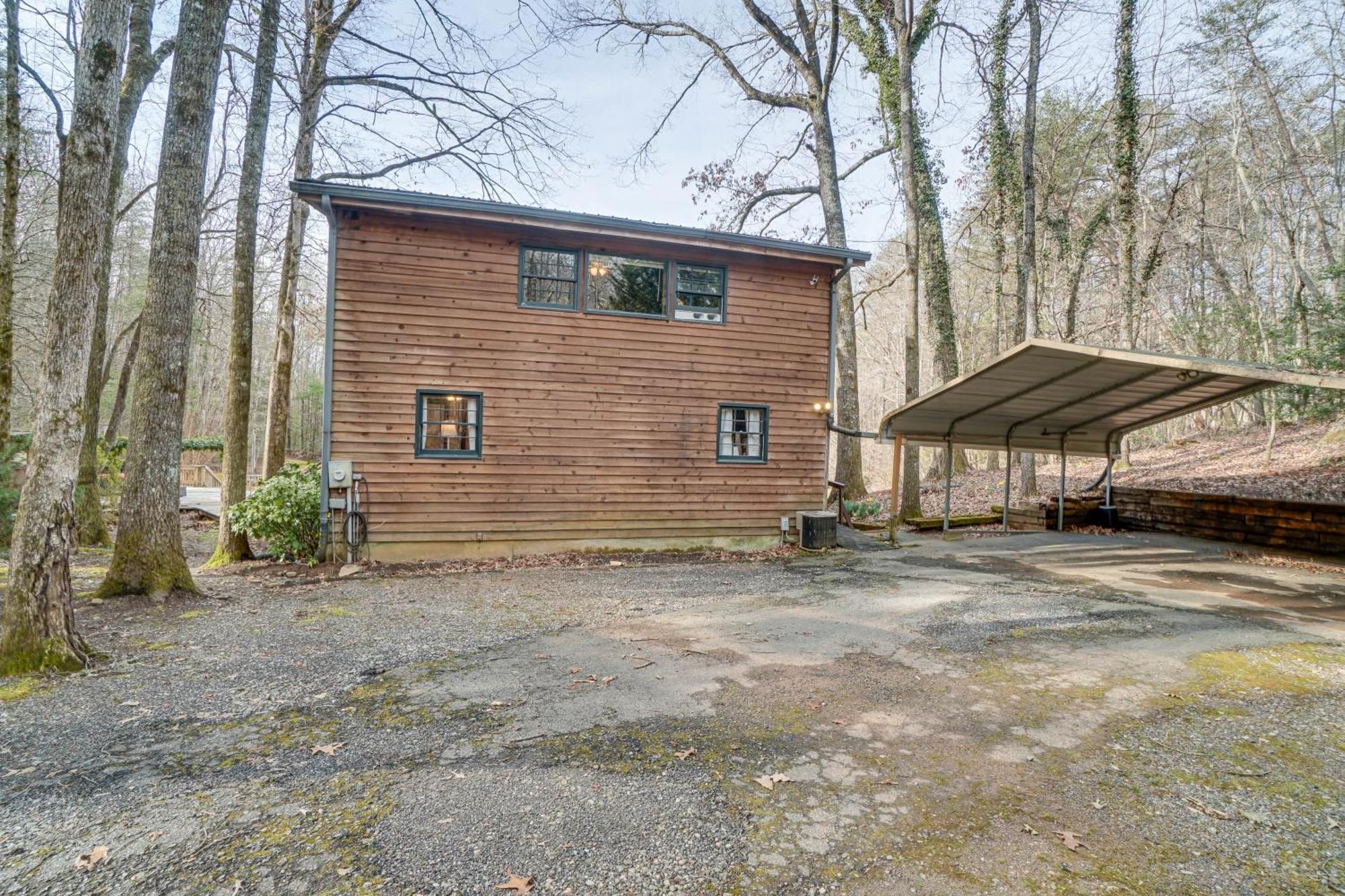 Charming Cabin With Fire Pit And Decks About 7 Mi To Helen Sautee Nacoochee Екстериор снимка